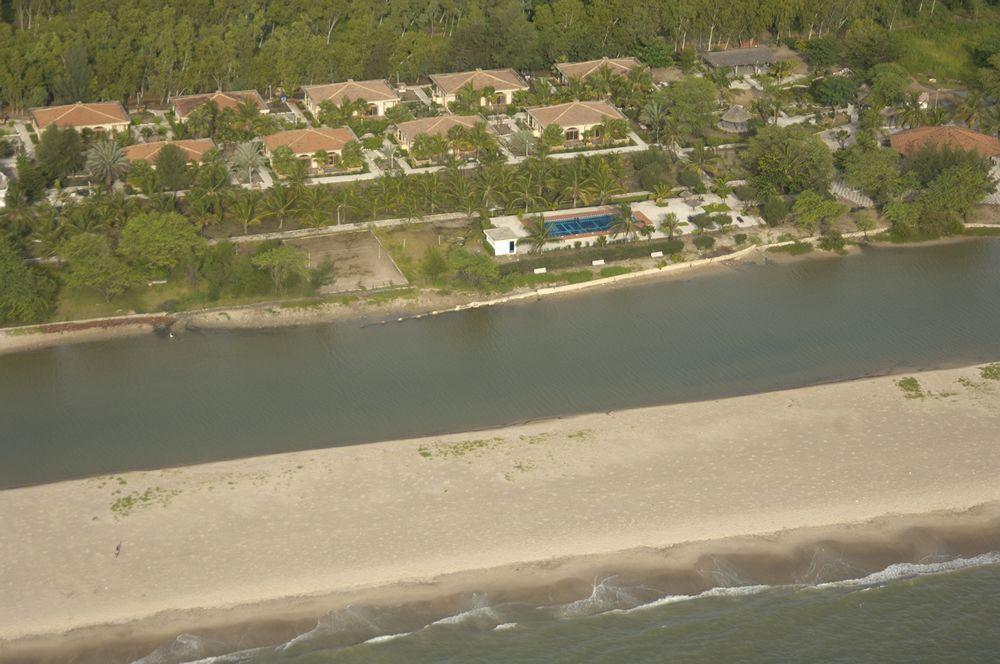 Отель Laguna Beach Mbodiene Экстерьер фото